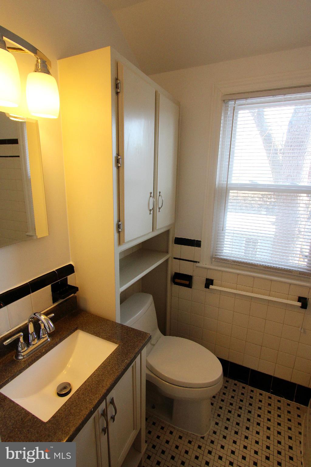 JEFFERSON MANOR - Residential Lease