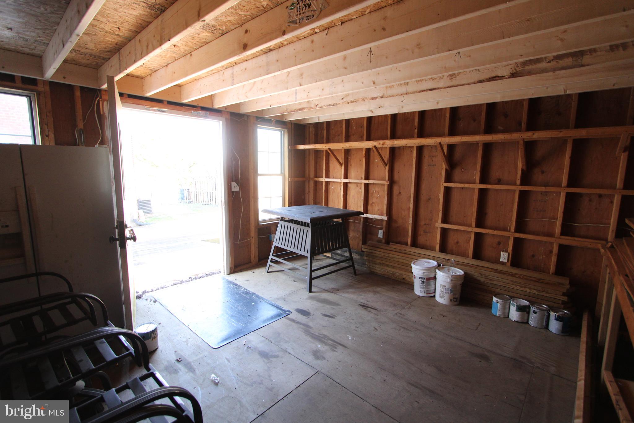 JEFFERSON MANOR - Residential Lease