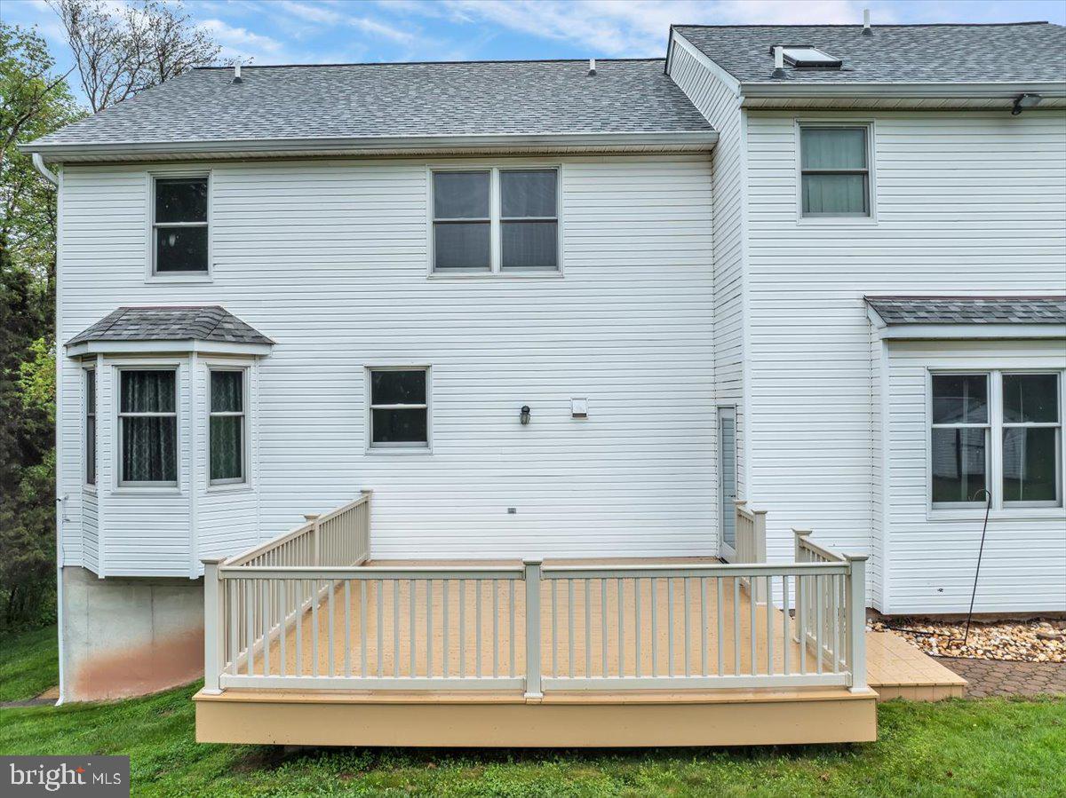 REGENCY KNOLL - Residential