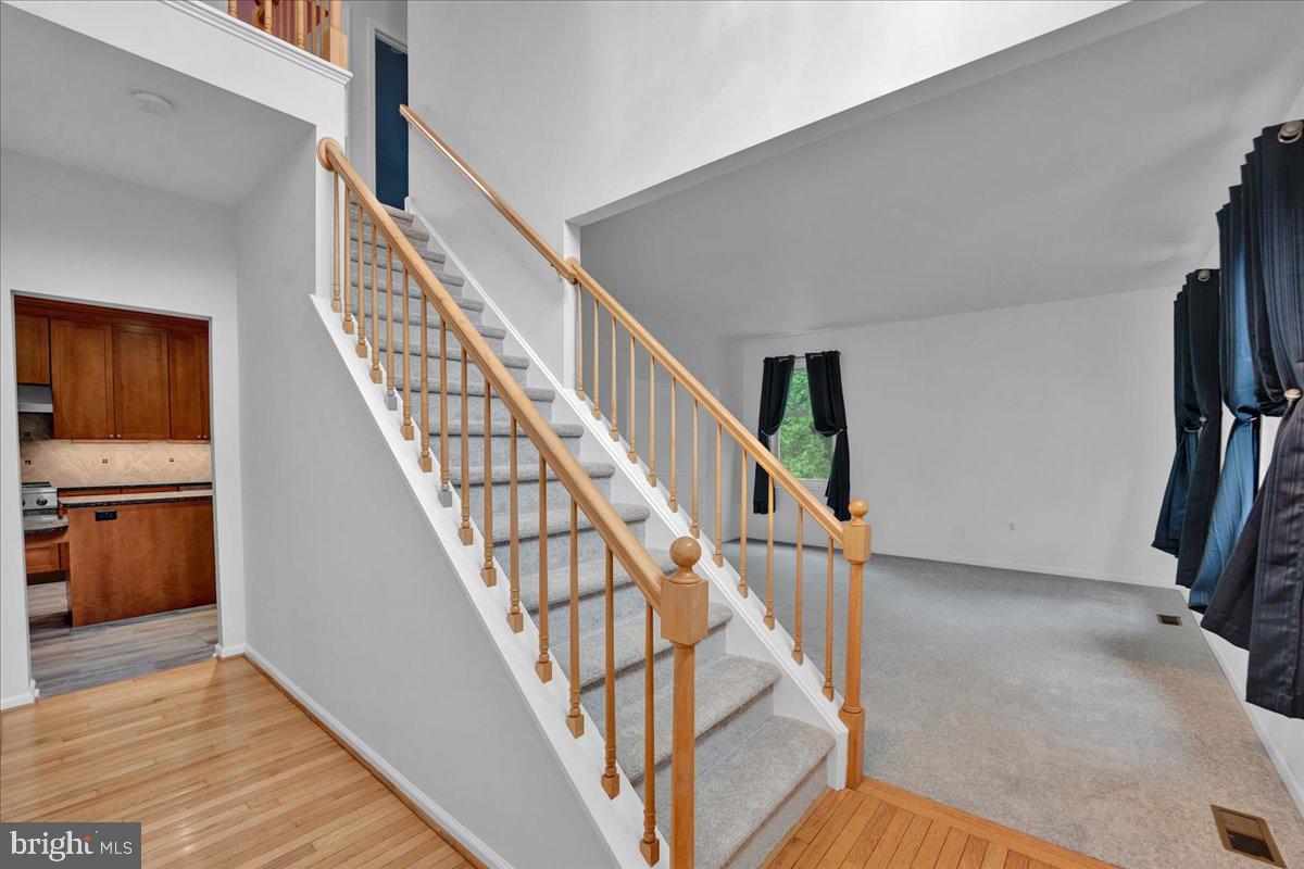 REGENCY KNOLL - Residential