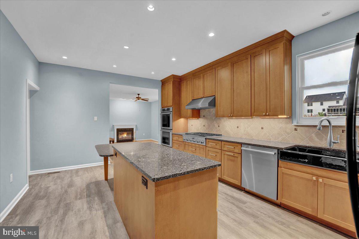 REGENCY KNOLL - Residential