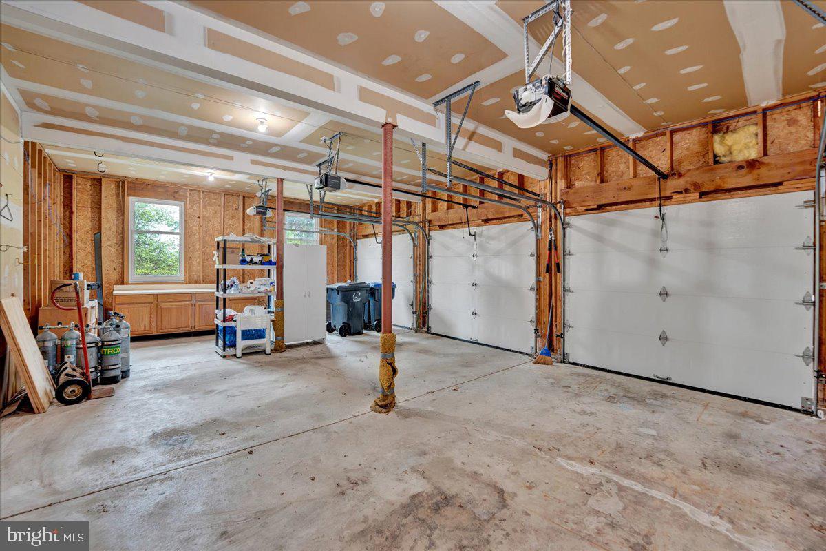 REGENCY KNOLL - Residential