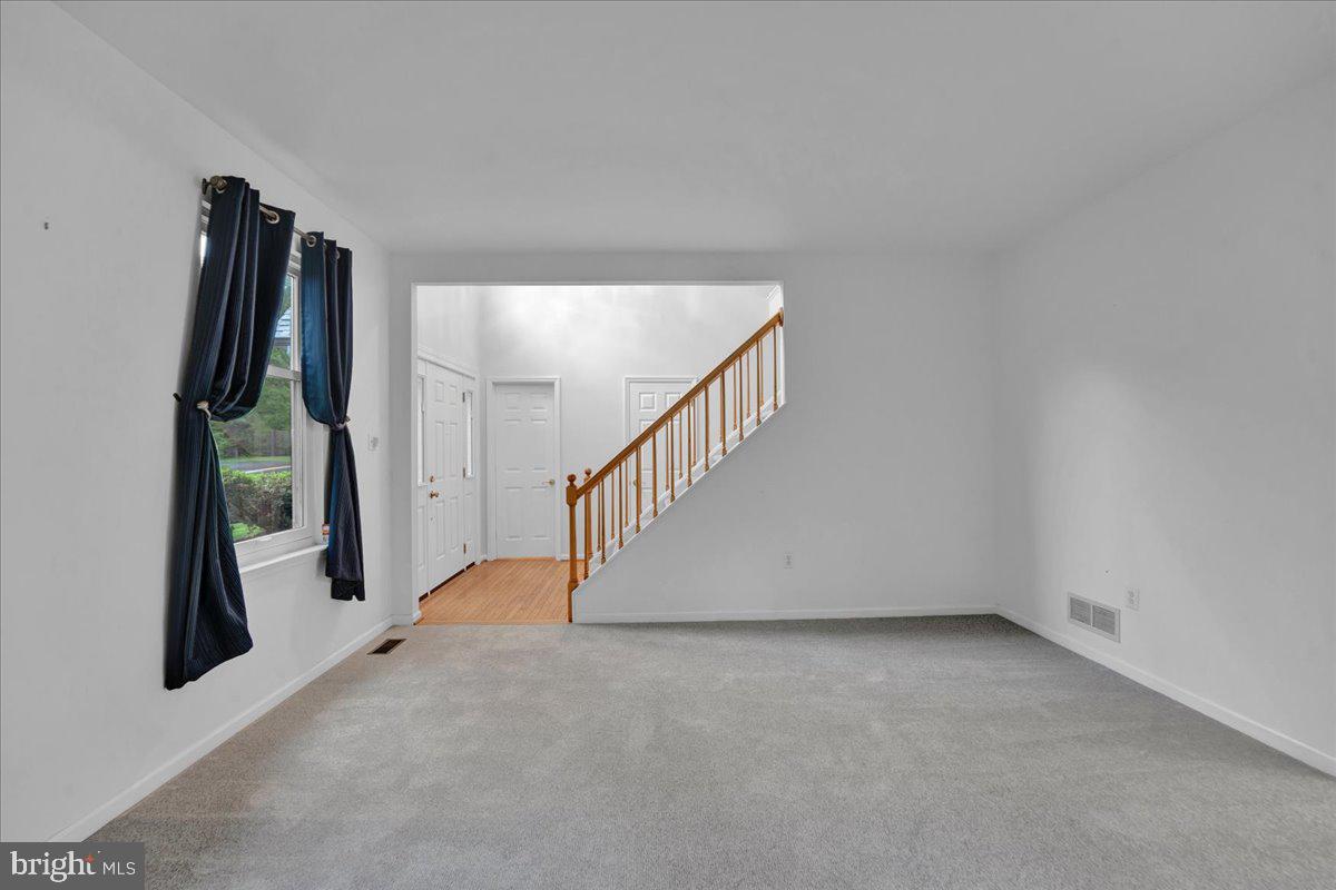 REGENCY KNOLL - Residential