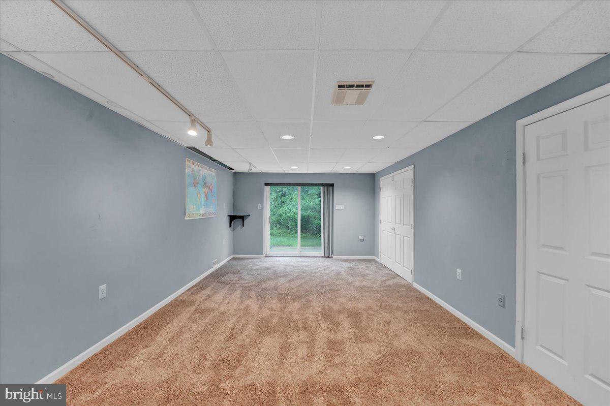 REGENCY KNOLL - Residential