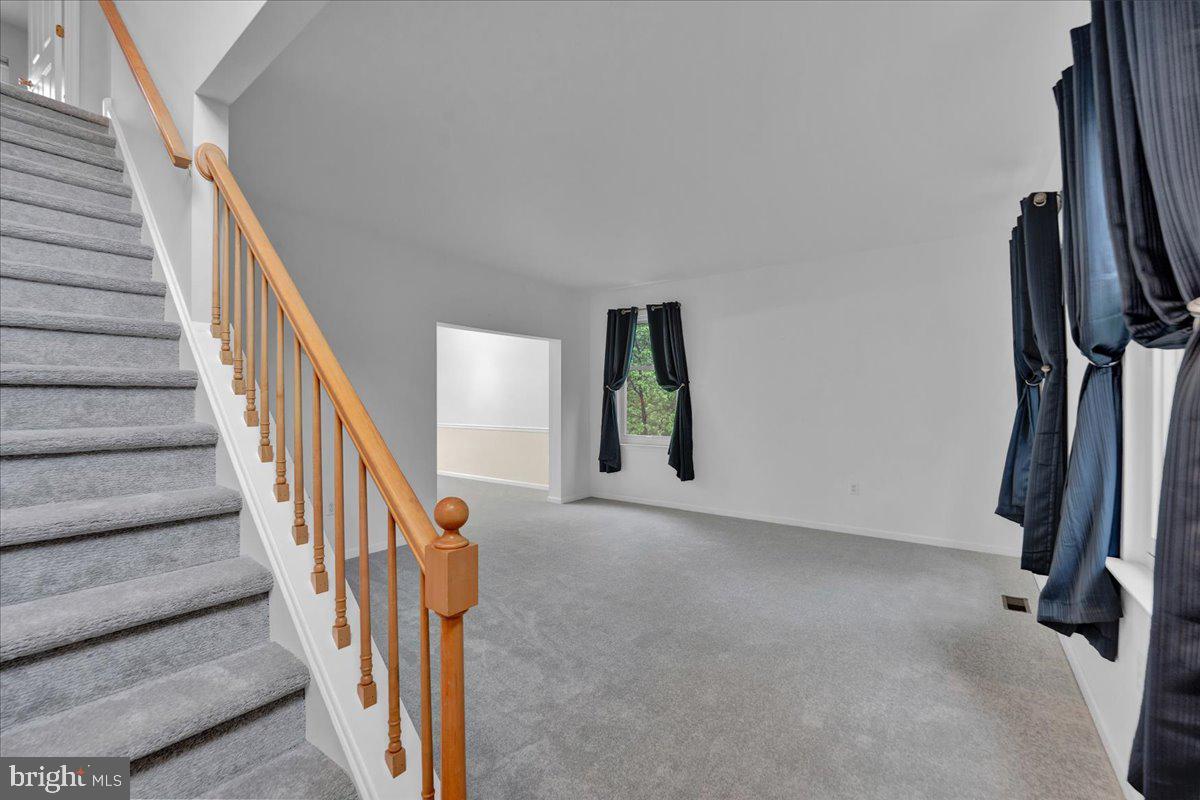 REGENCY KNOLL - Residential