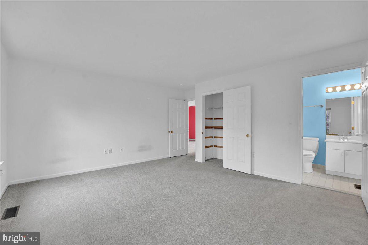 REGENCY KNOLL - Residential