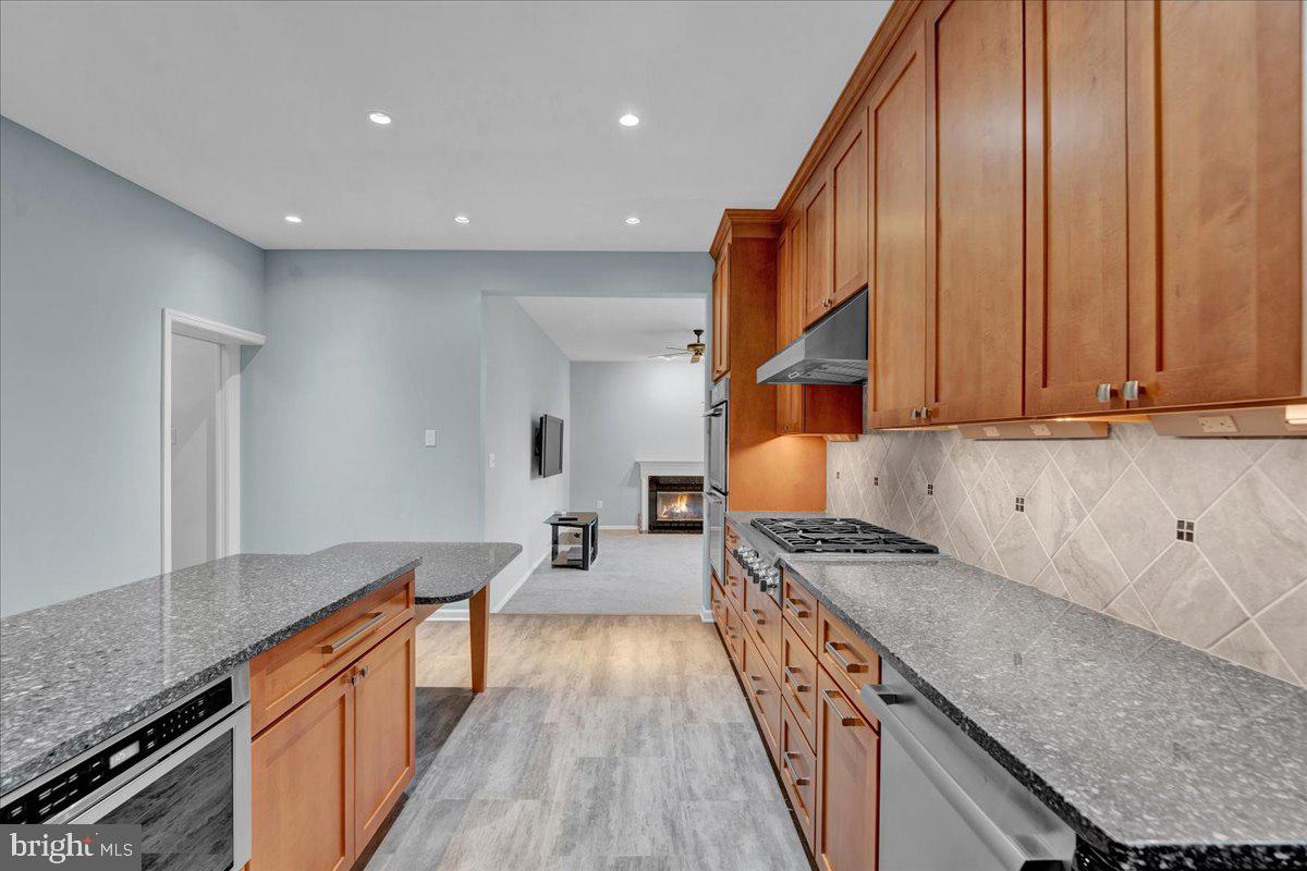 REGENCY KNOLL - Residential