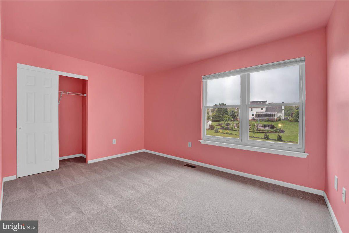 REGENCY KNOLL - Residential