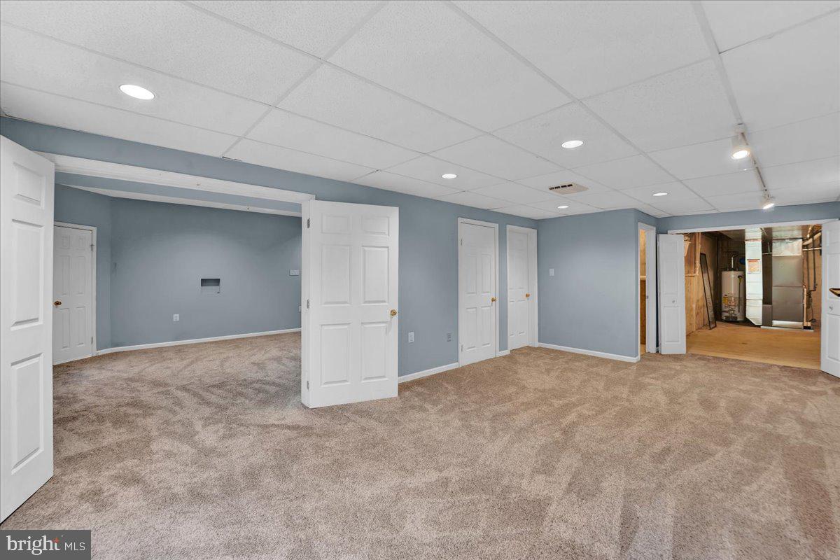 REGENCY KNOLL - Residential