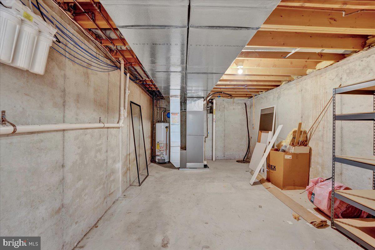 REGENCY KNOLL - Residential