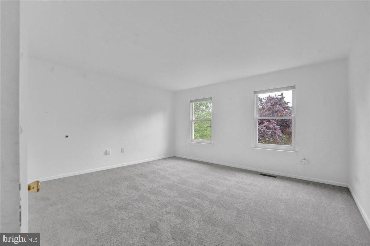 REGENCY KNOLL - Residential