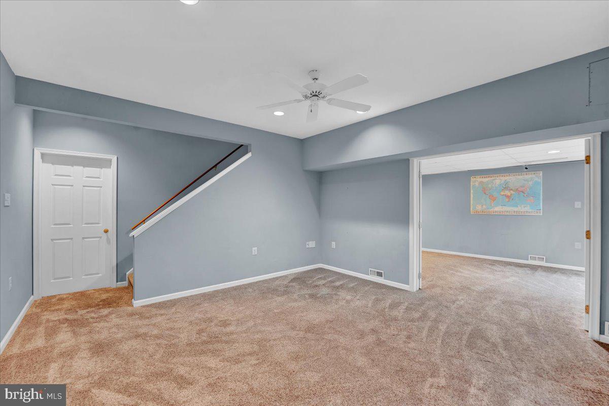 REGENCY KNOLL - Residential