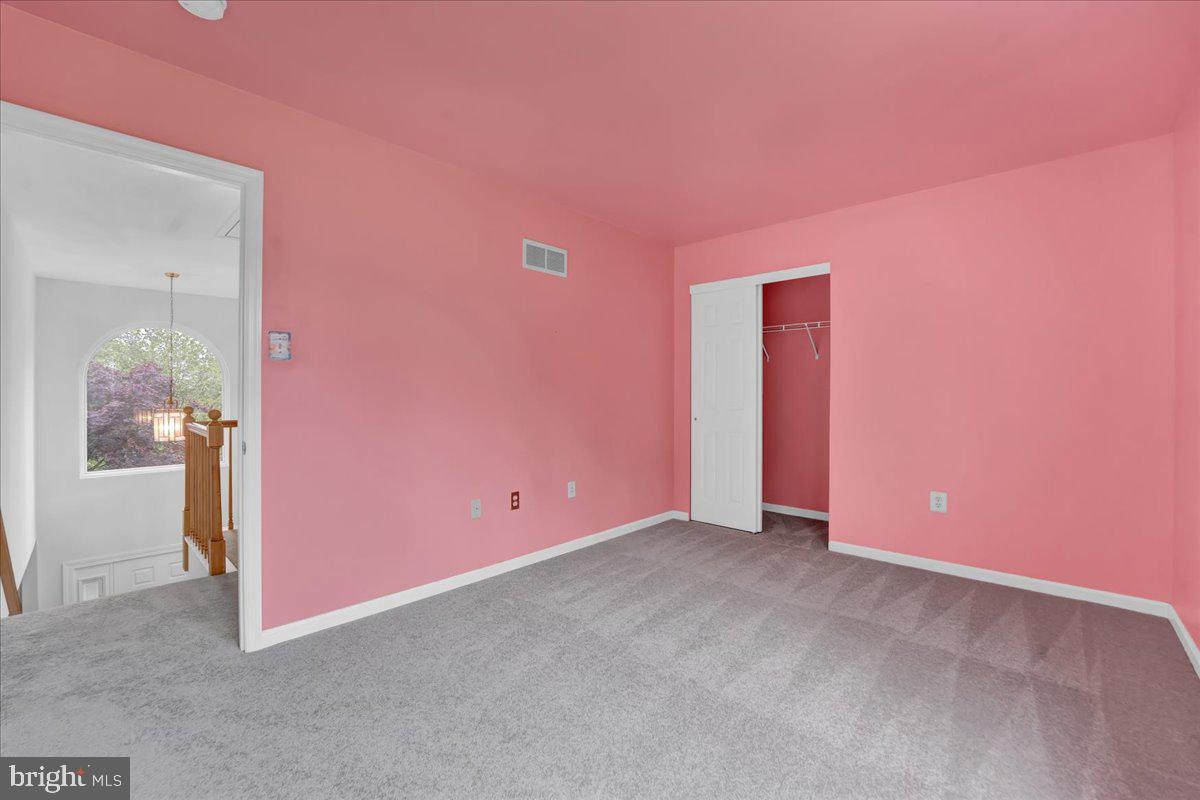 REGENCY KNOLL - Residential