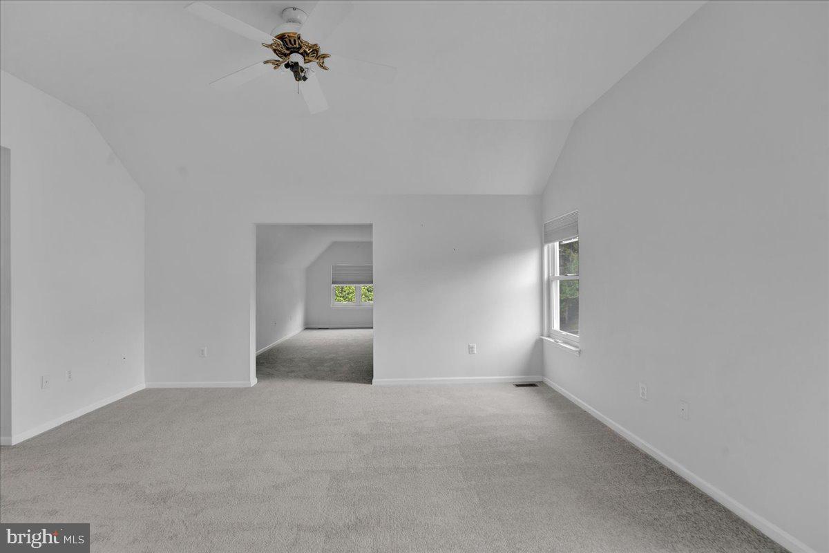 REGENCY KNOLL - Residential