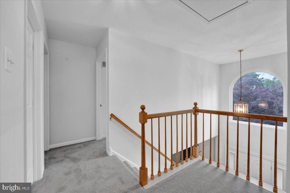 REGENCY KNOLL - Residential