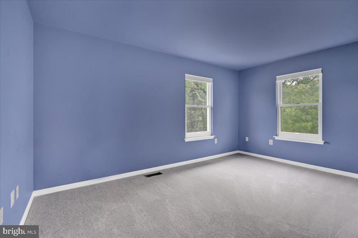 REGENCY KNOLL - Residential