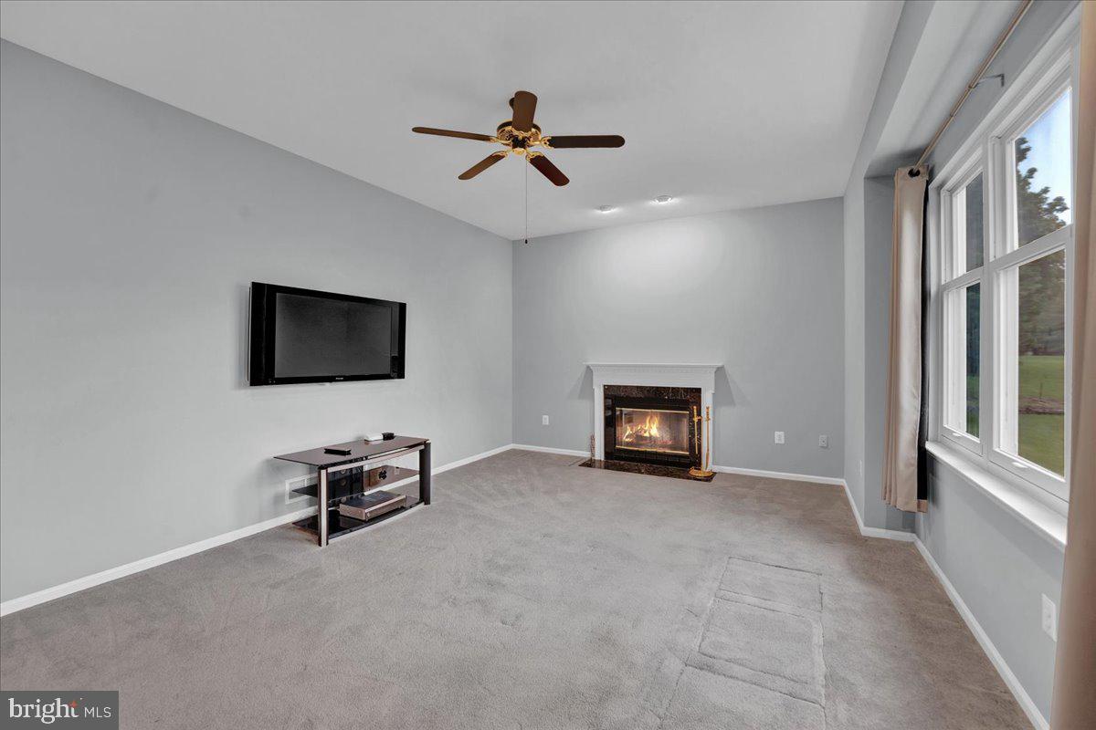 REGENCY KNOLL - Residential