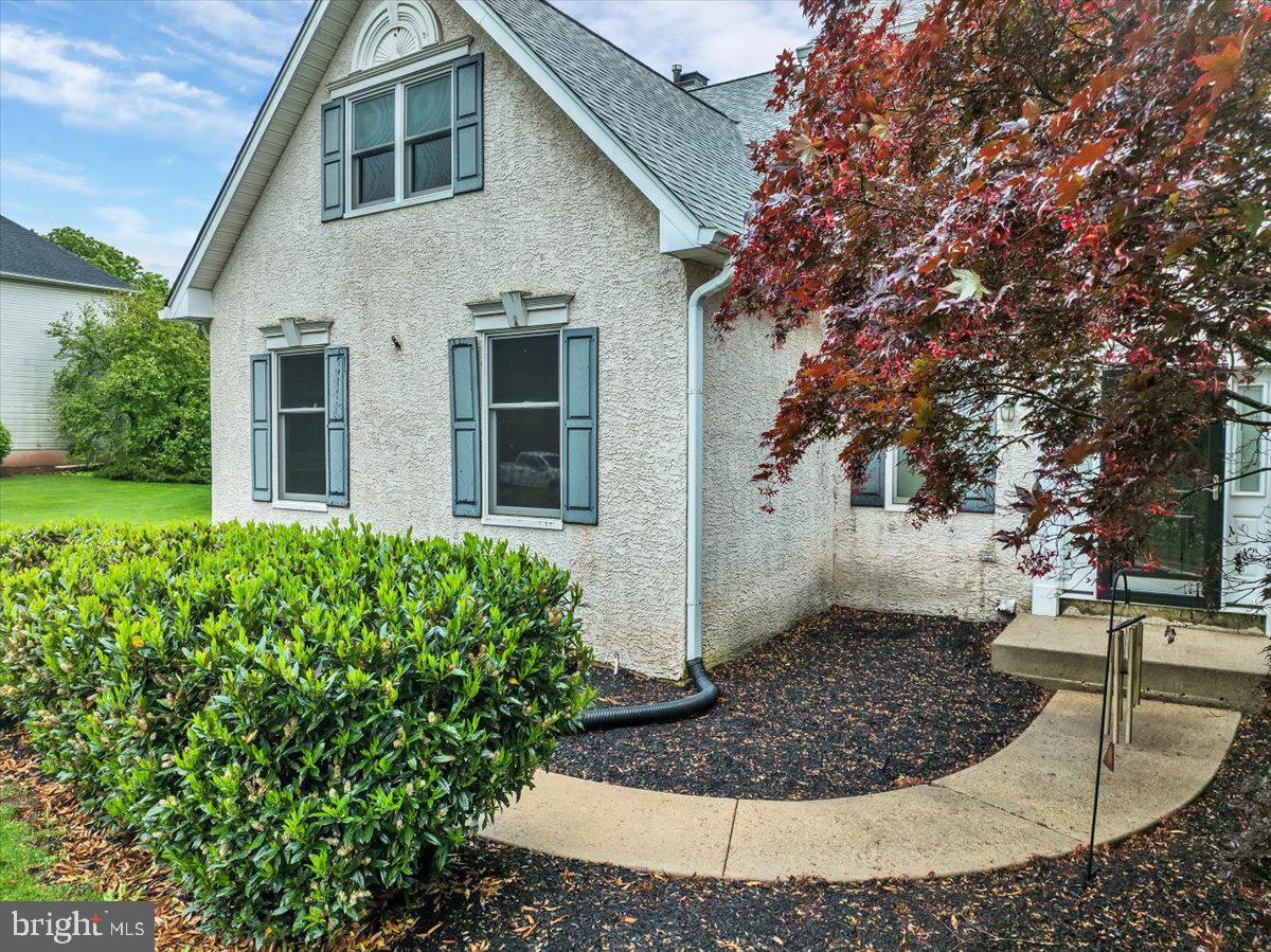 REGENCY KNOLL - Residential