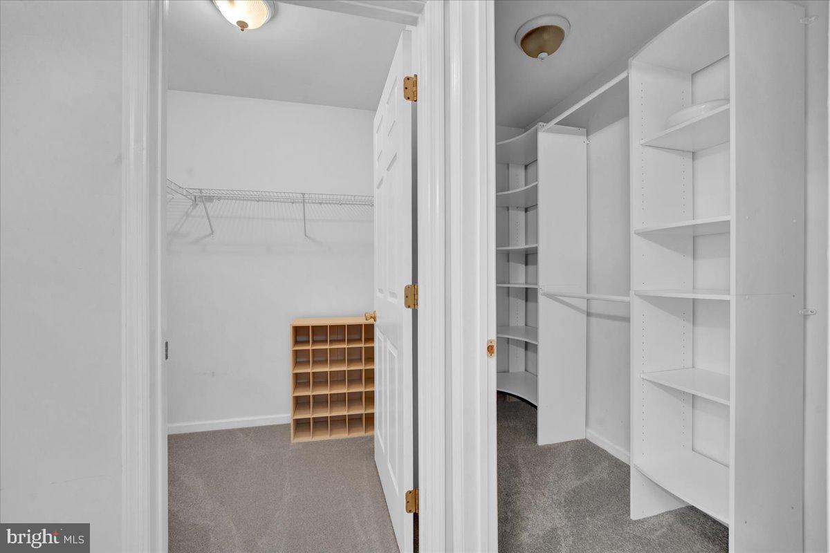 REGENCY KNOLL - Residential