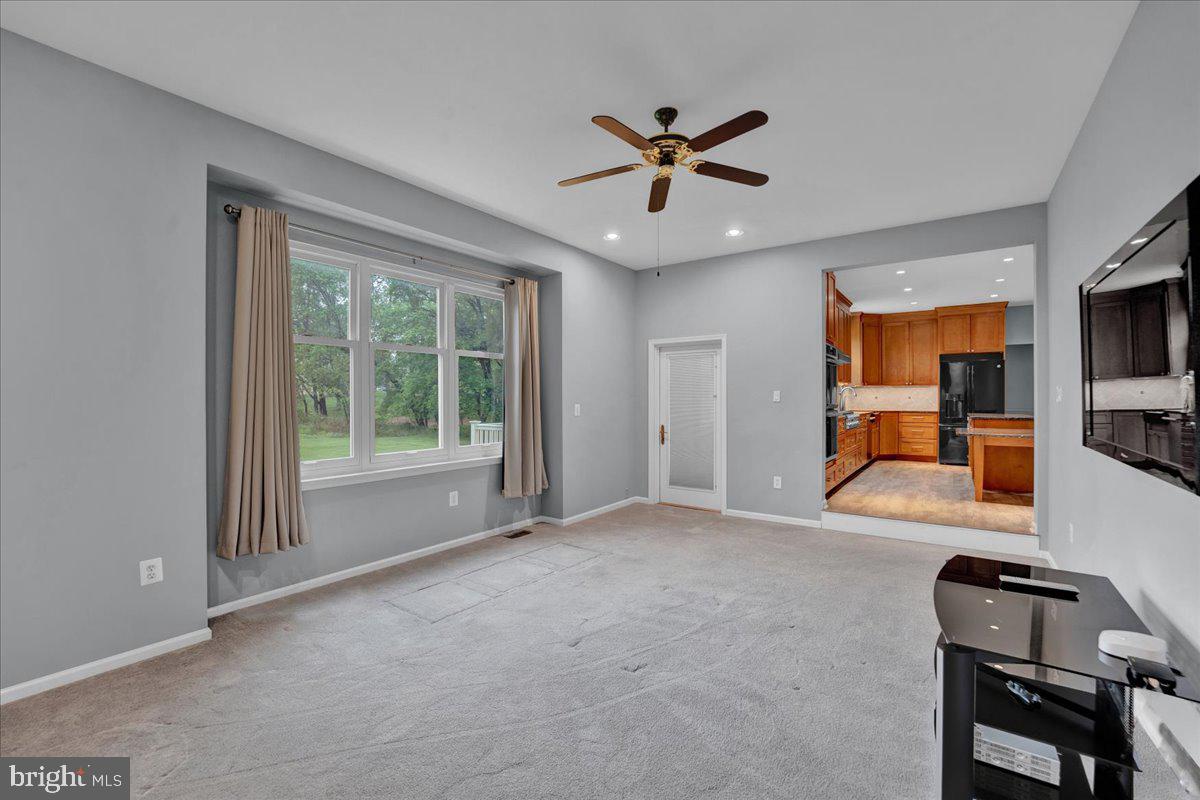 REGENCY KNOLL - Residential