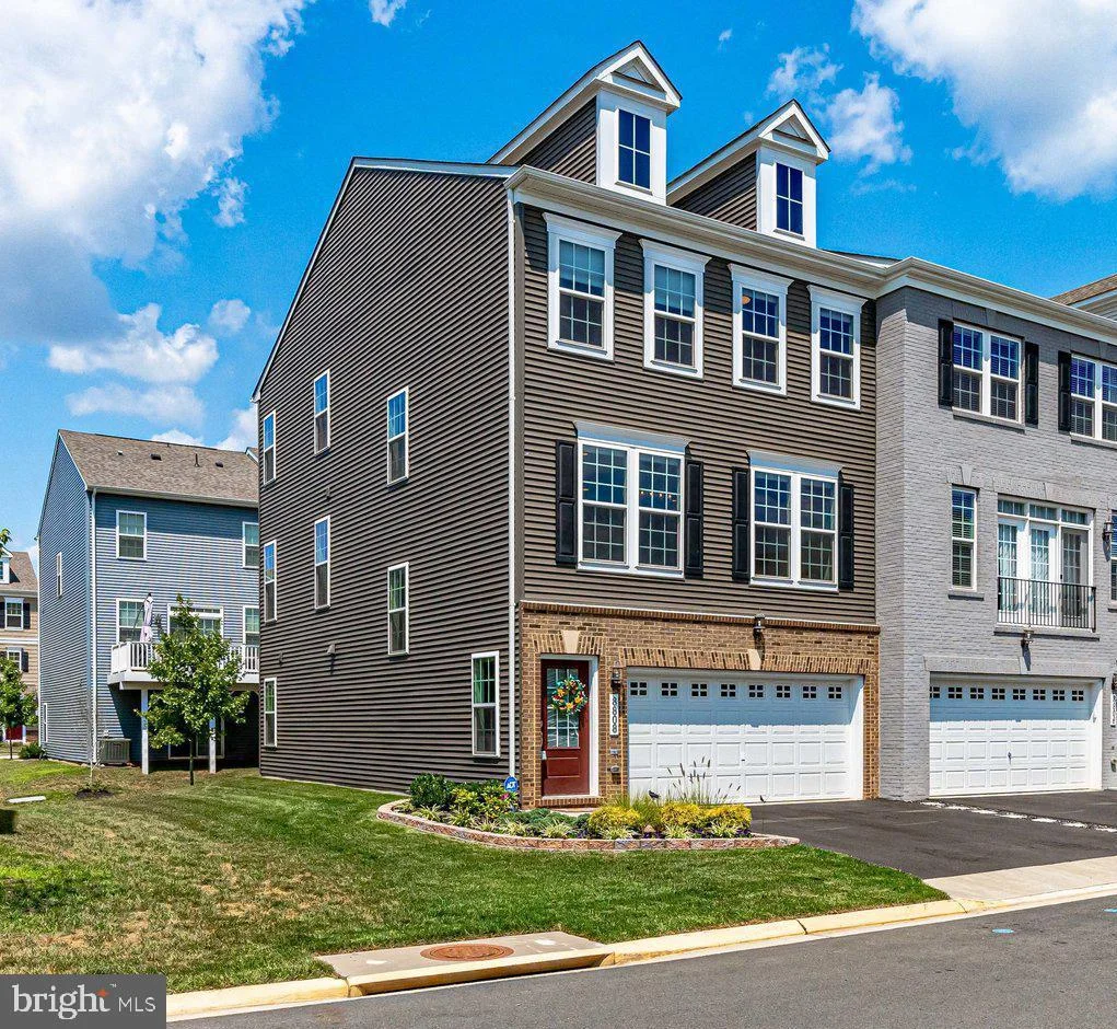 8808 Englewood Farms Drive, Manassas, VA 20112