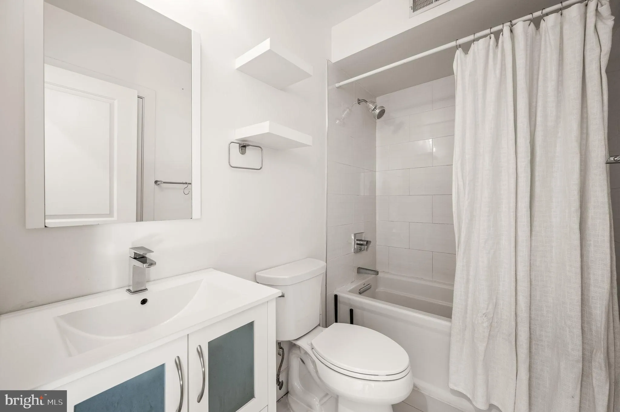 Philadelphia, Pennsylvania 19130, United States, 1 Bedroom Bedrooms, ,1 BathroomBathrooms,Residential,Active,94179