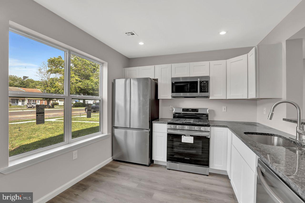 3 VILLANOVA COURT