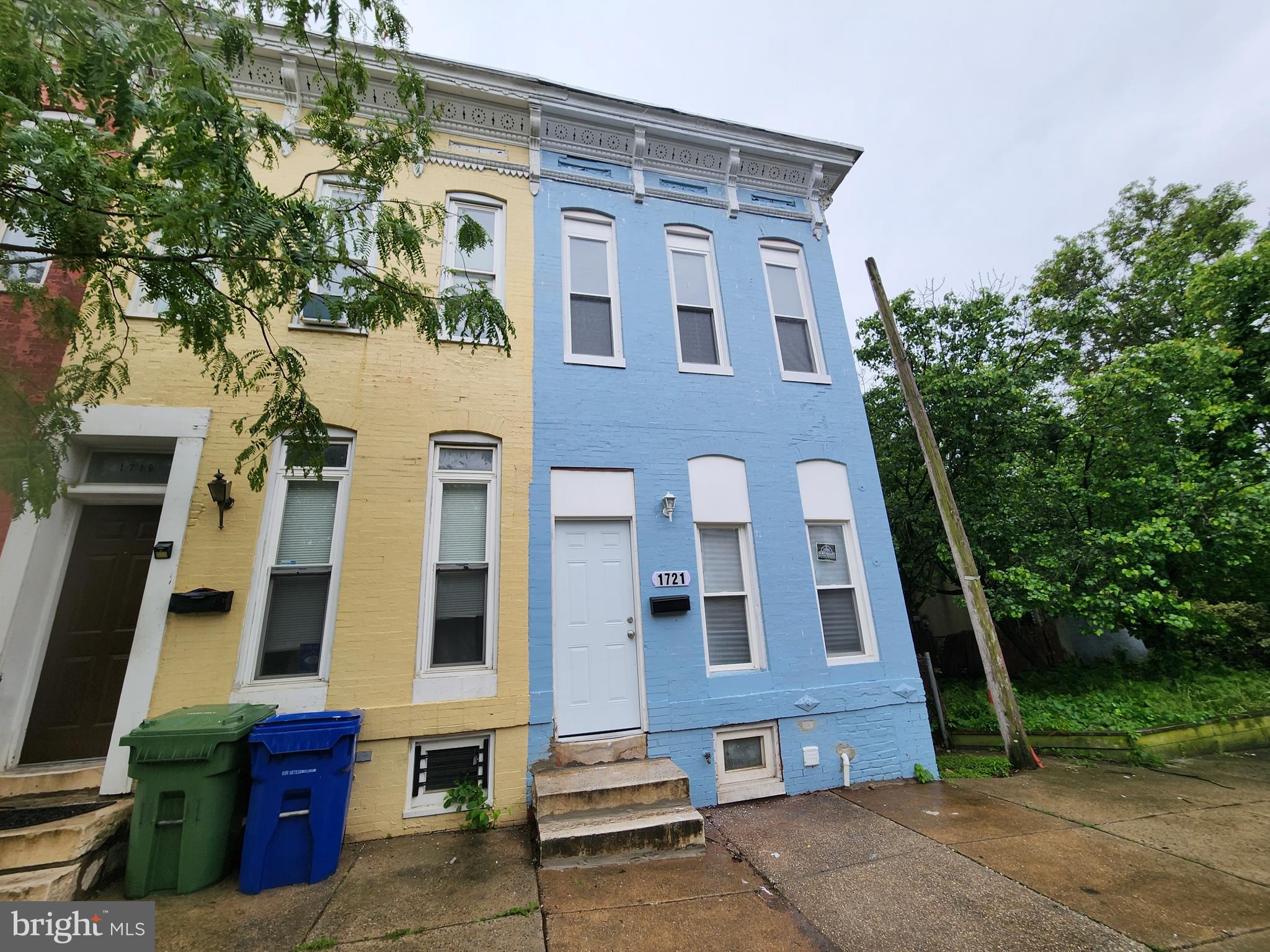ONLINE AUCTION: Bidding begins 6/5/2025 @ 10:00 AM. Bidding ends 6/9/2025 @ 11:20 AM. List Price is Suggested Opening Bid. Deposit: $7,500. 2 story townhouse located in the Sandtown-Winchester area. JUST MINUTES to Coppin State University & Druid Hill Park. Easy access to major traffic artery E North Avenue (U.S. Route 40).