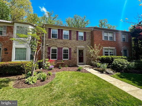 Photo of 8923 Park Forest Drive, SPRINGFIELD, VA 22152 (MLS # VAFX2305570)
