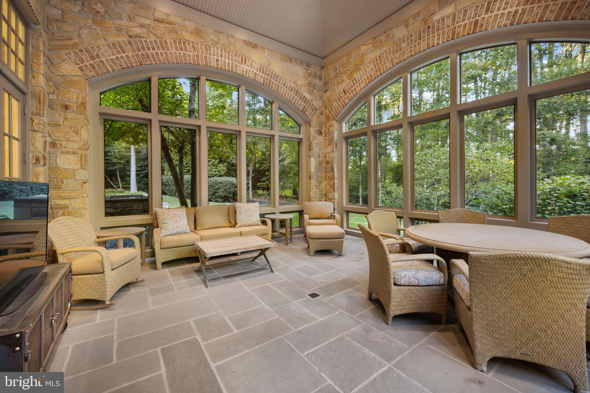 CAVES VALLEY GOLF CLUB - Residential