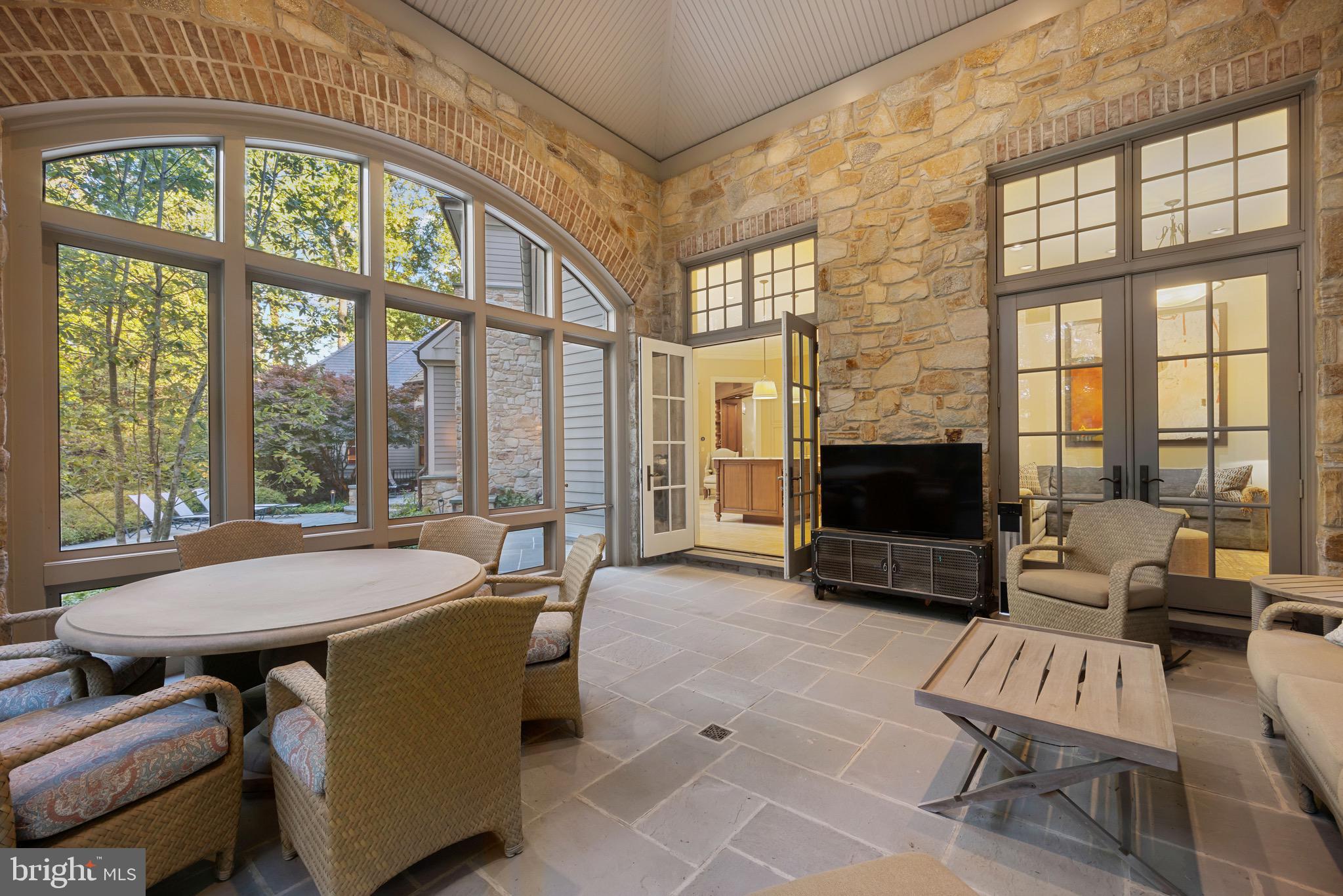 CAVES VALLEY GOLF CLUB - Residential