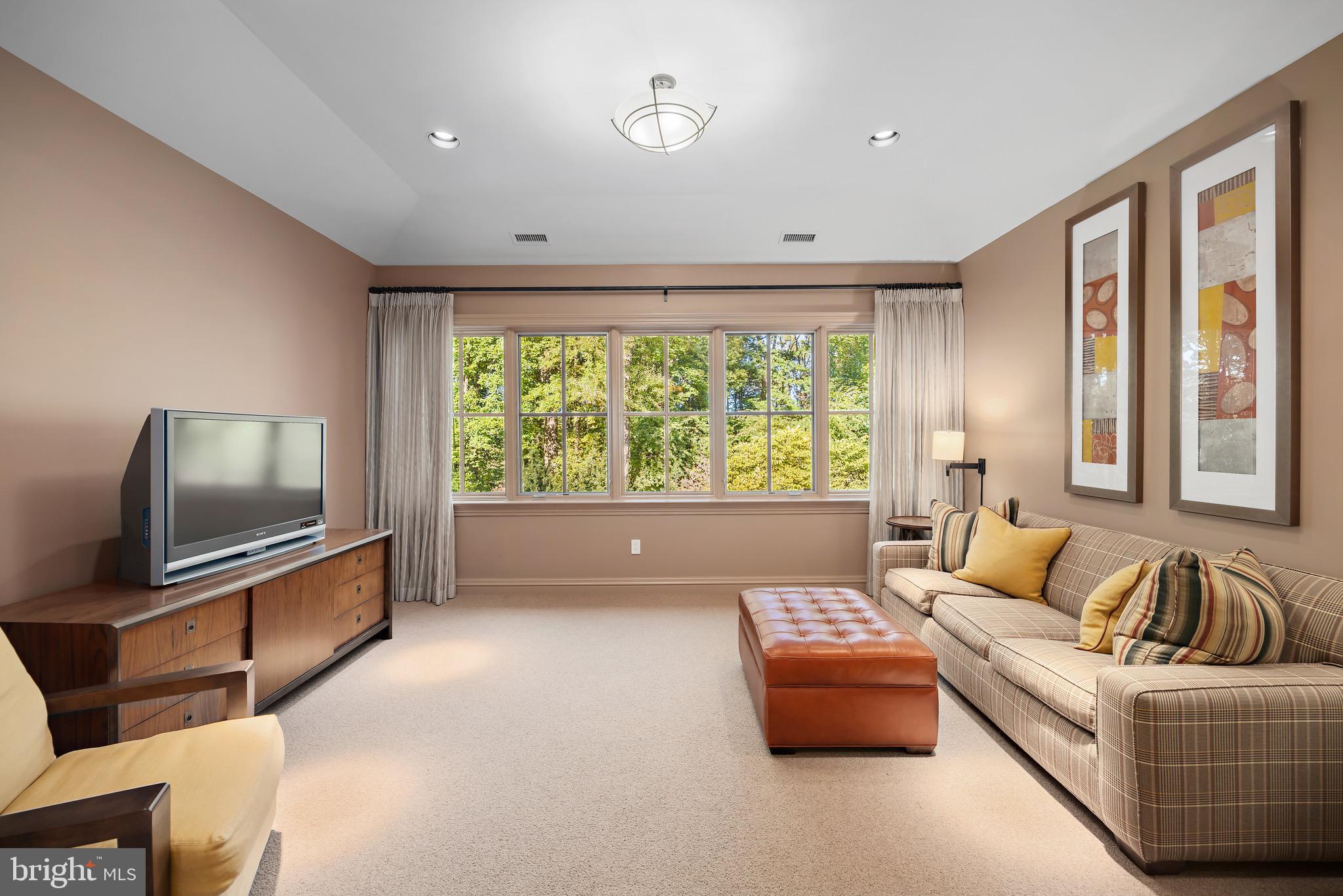 CAVES VALLEY GOLF CLUB - Residential