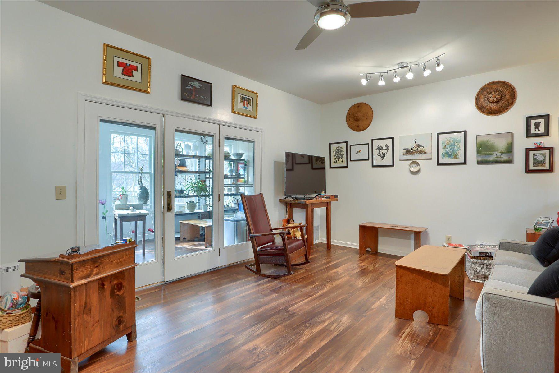 VILLAGE OF INNSBRUCK - Residential