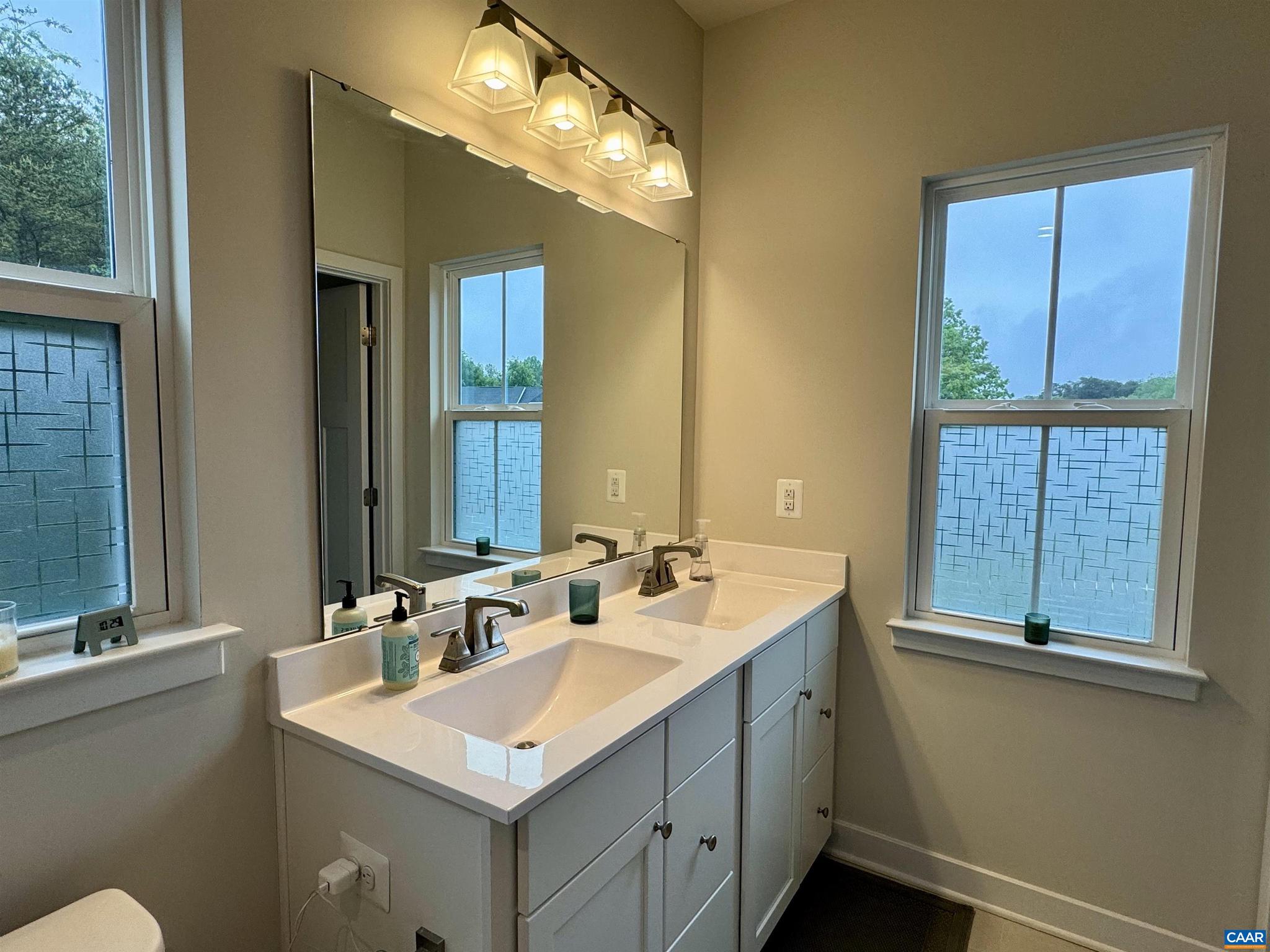 FOREST LAKES - Residential Lease