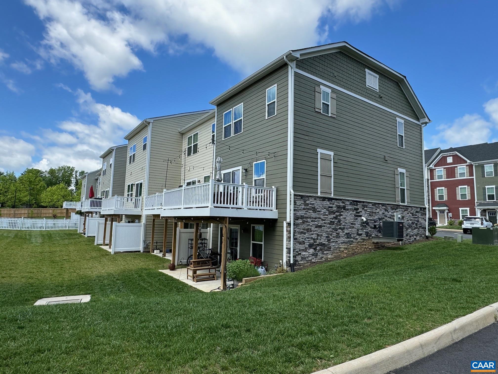 FOREST LAKES - Residential Lease