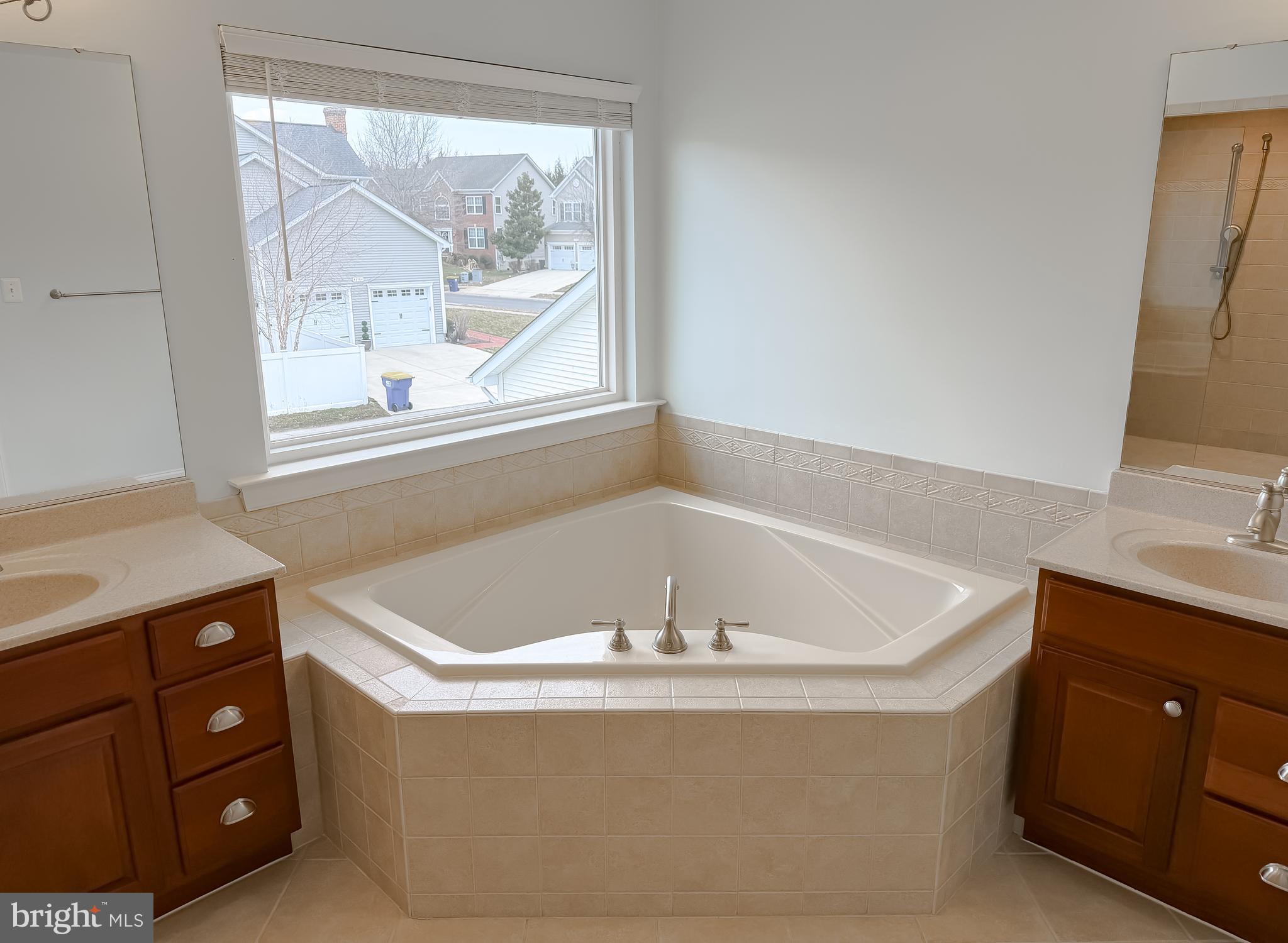 LEONARDS GRANT - Residential