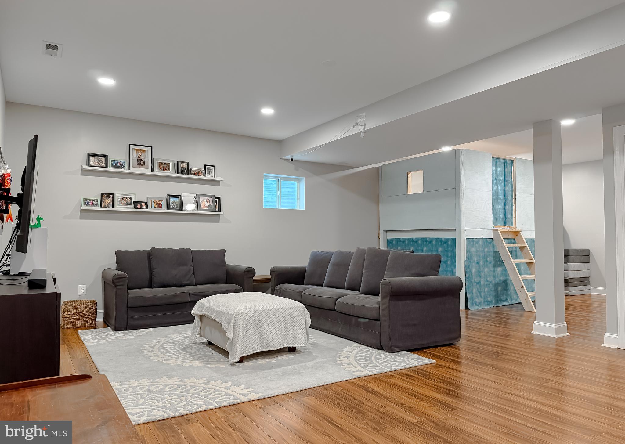 LEONARDS GRANT - Residential