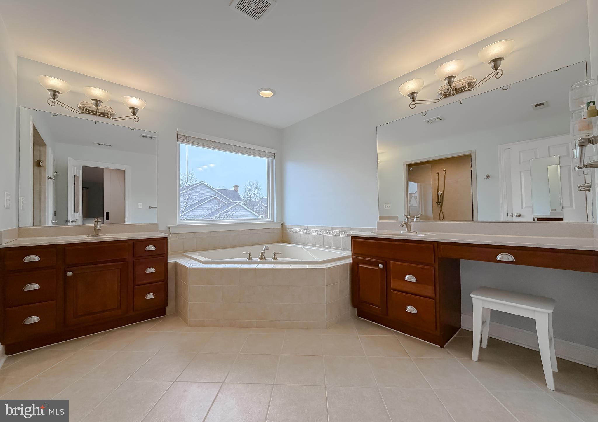 LEONARDS GRANT - Residential