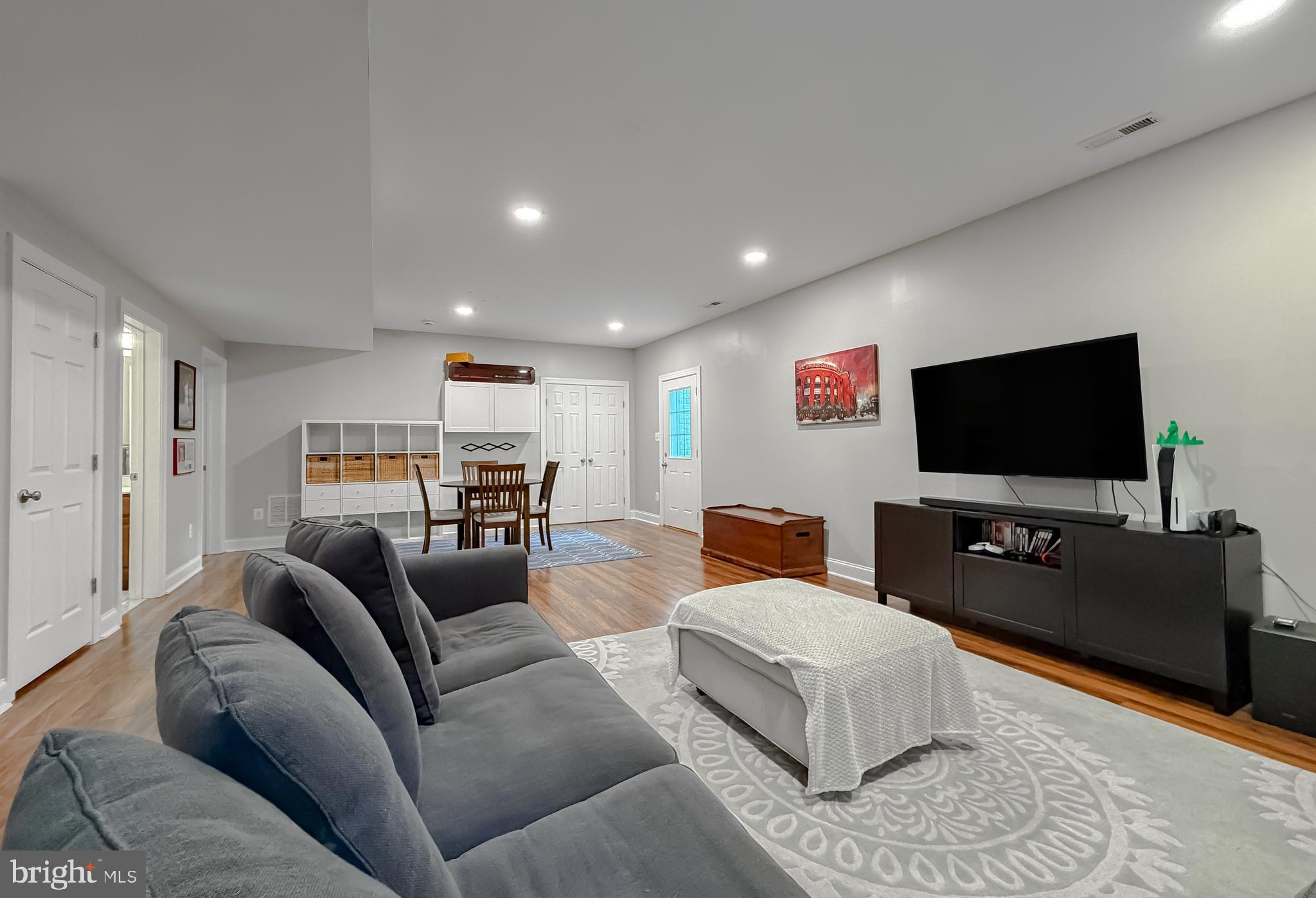 LEONARDS GRANT - Residential