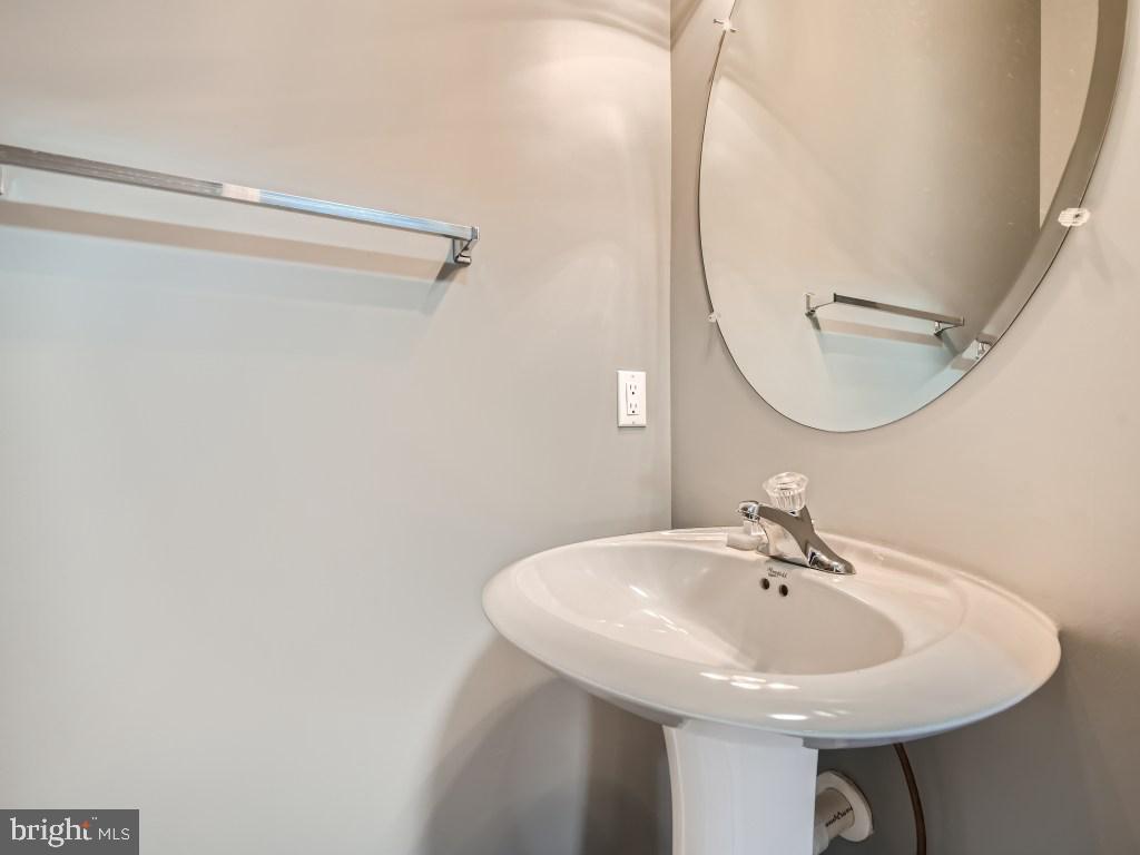 AUTUMN RUN - Residential