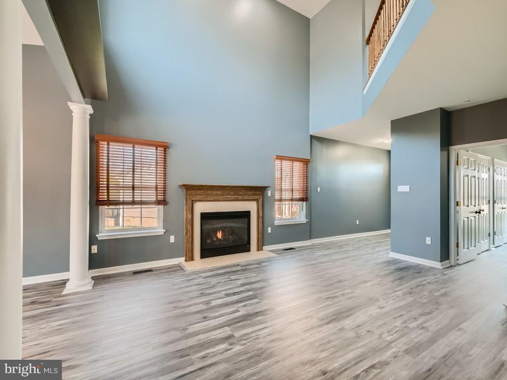 AUTUMN RUN - Residential