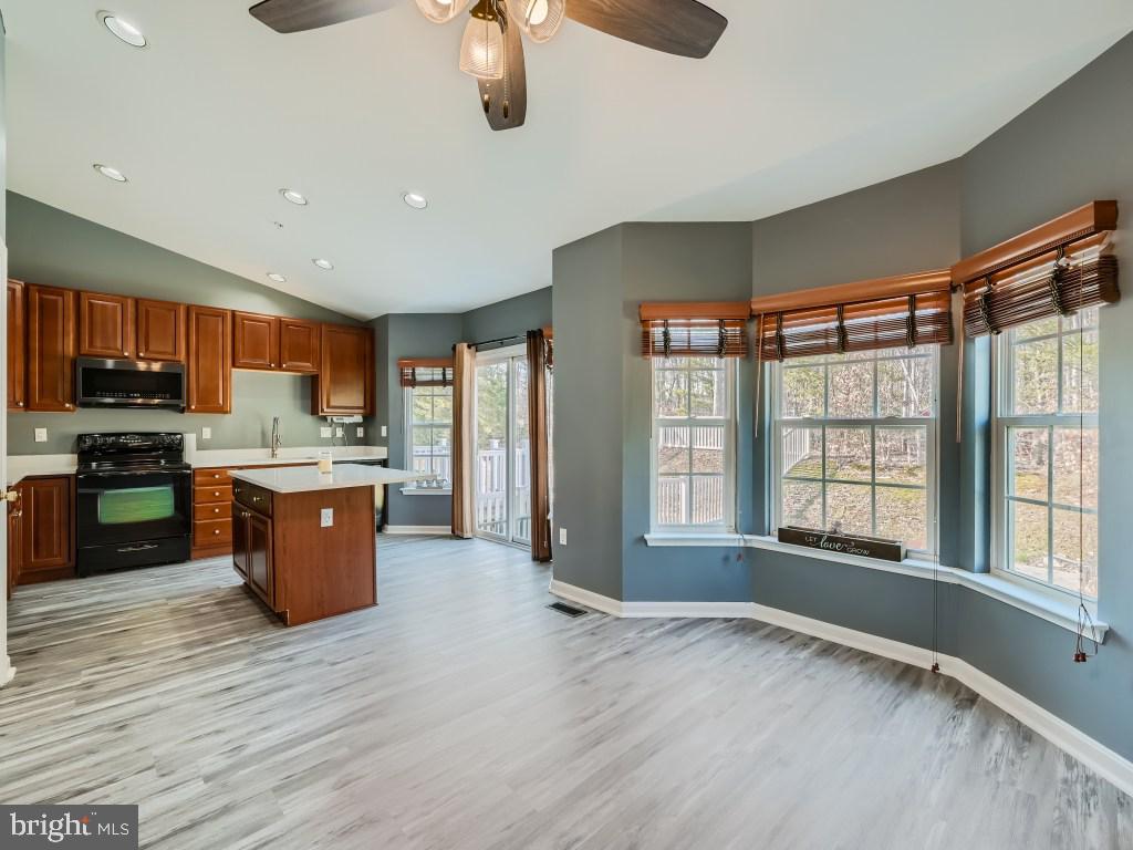 AUTUMN RUN - Residential