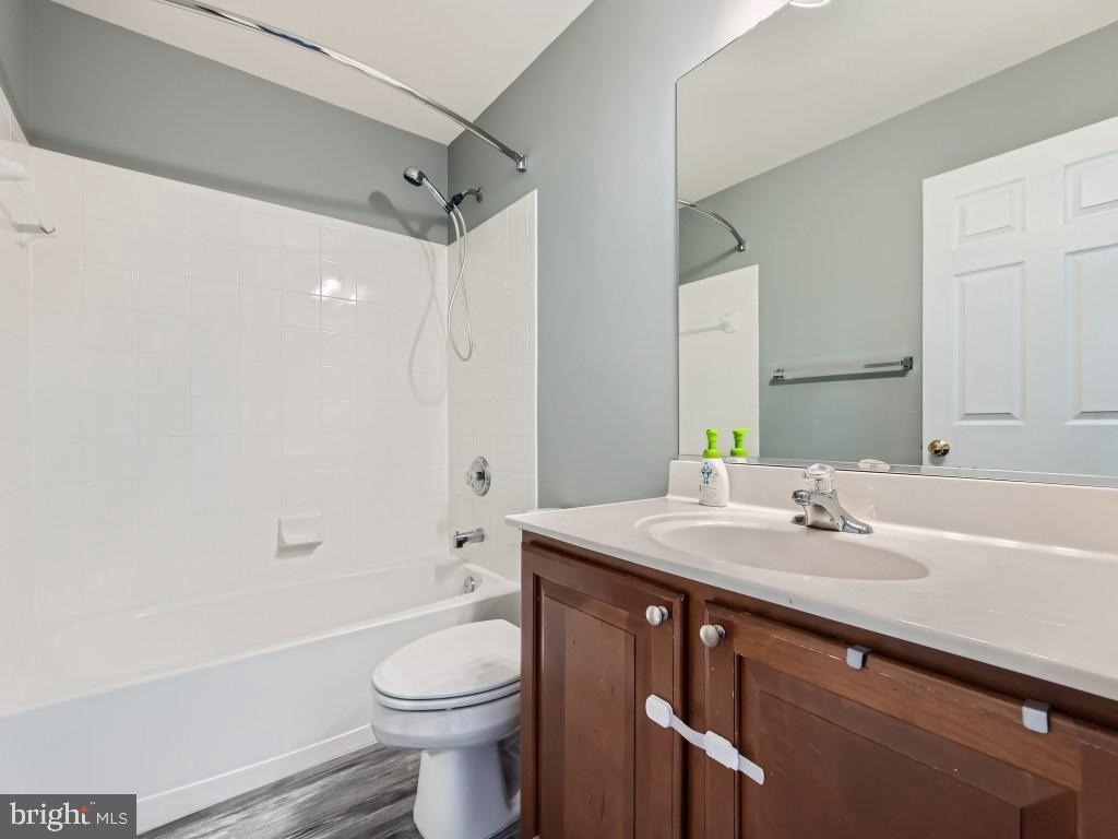 AUTUMN RUN - Residential