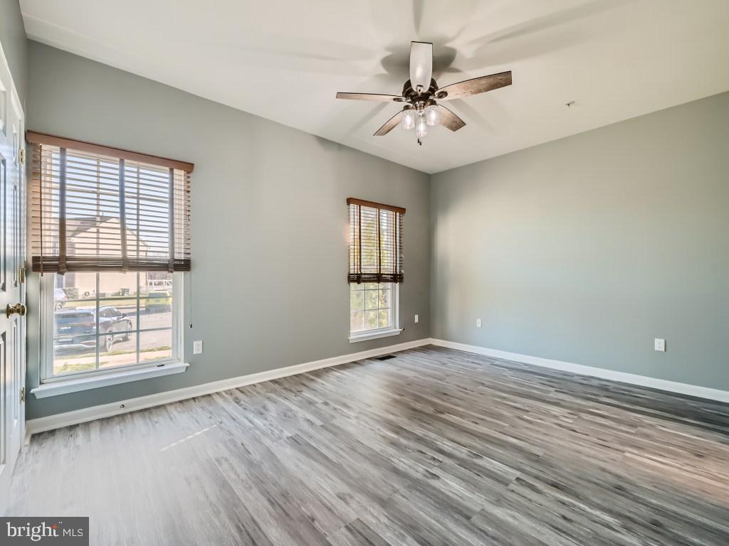 AUTUMN RUN - Residential