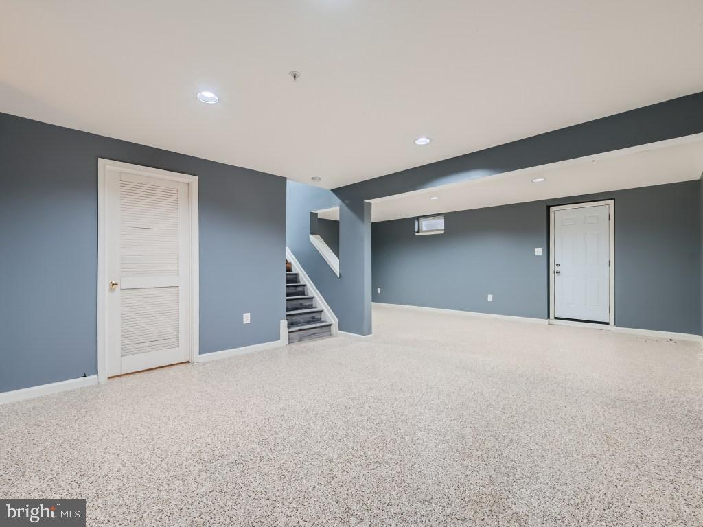 AUTUMN RUN - Residential