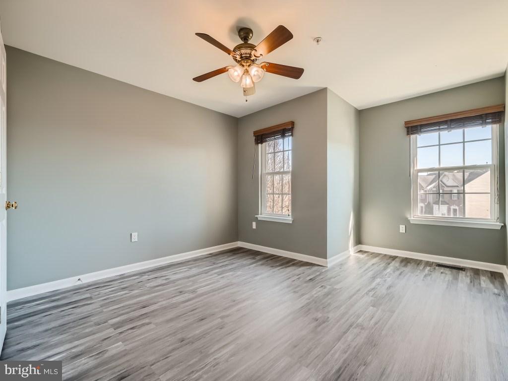 AUTUMN RUN - Residential