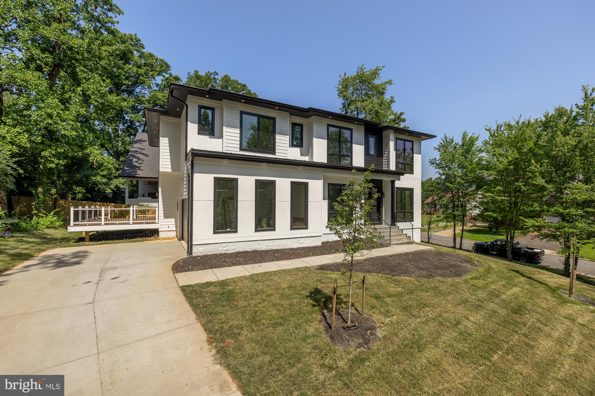 2000 OSWALD PLACE