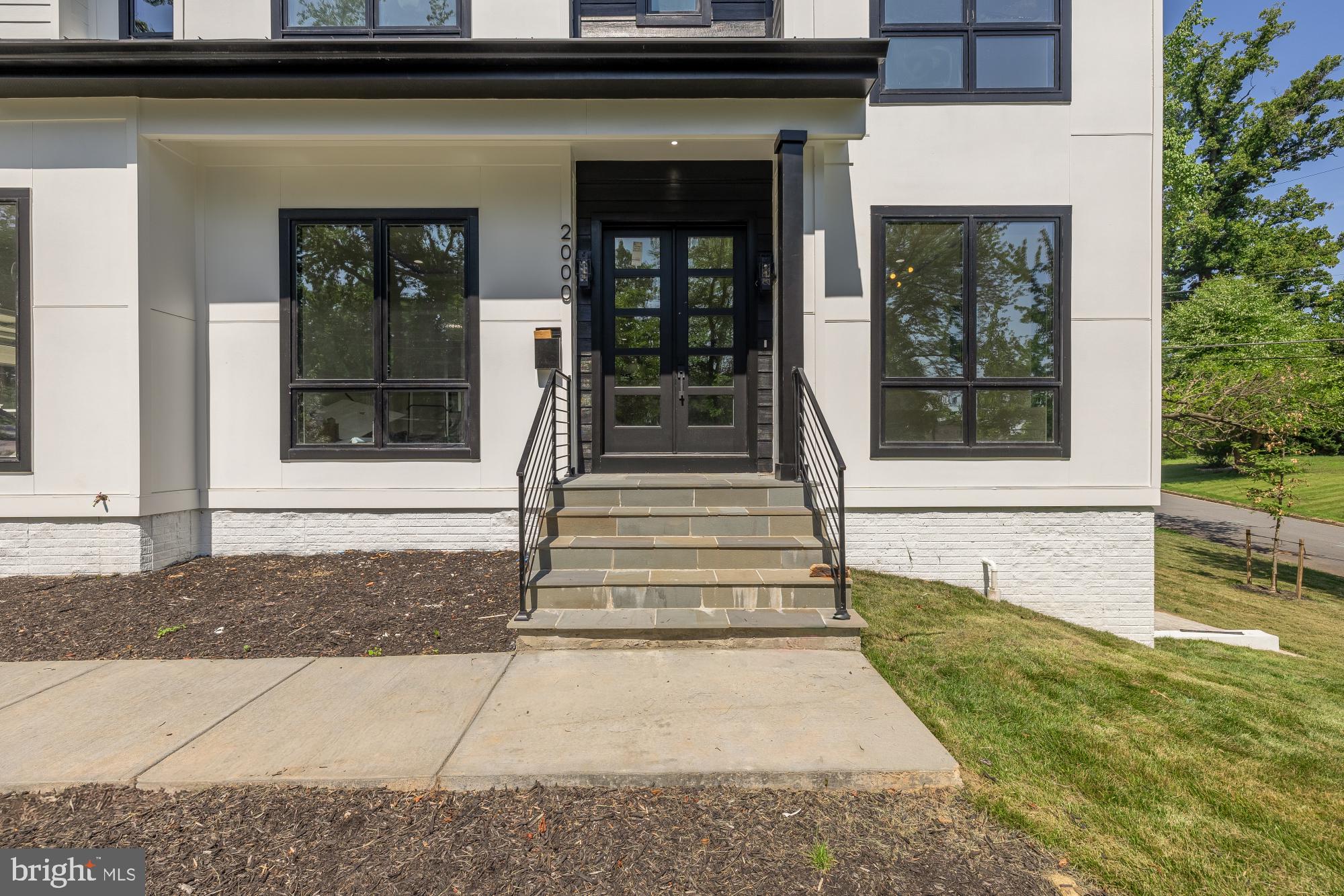 2000 OSWALD PLACE