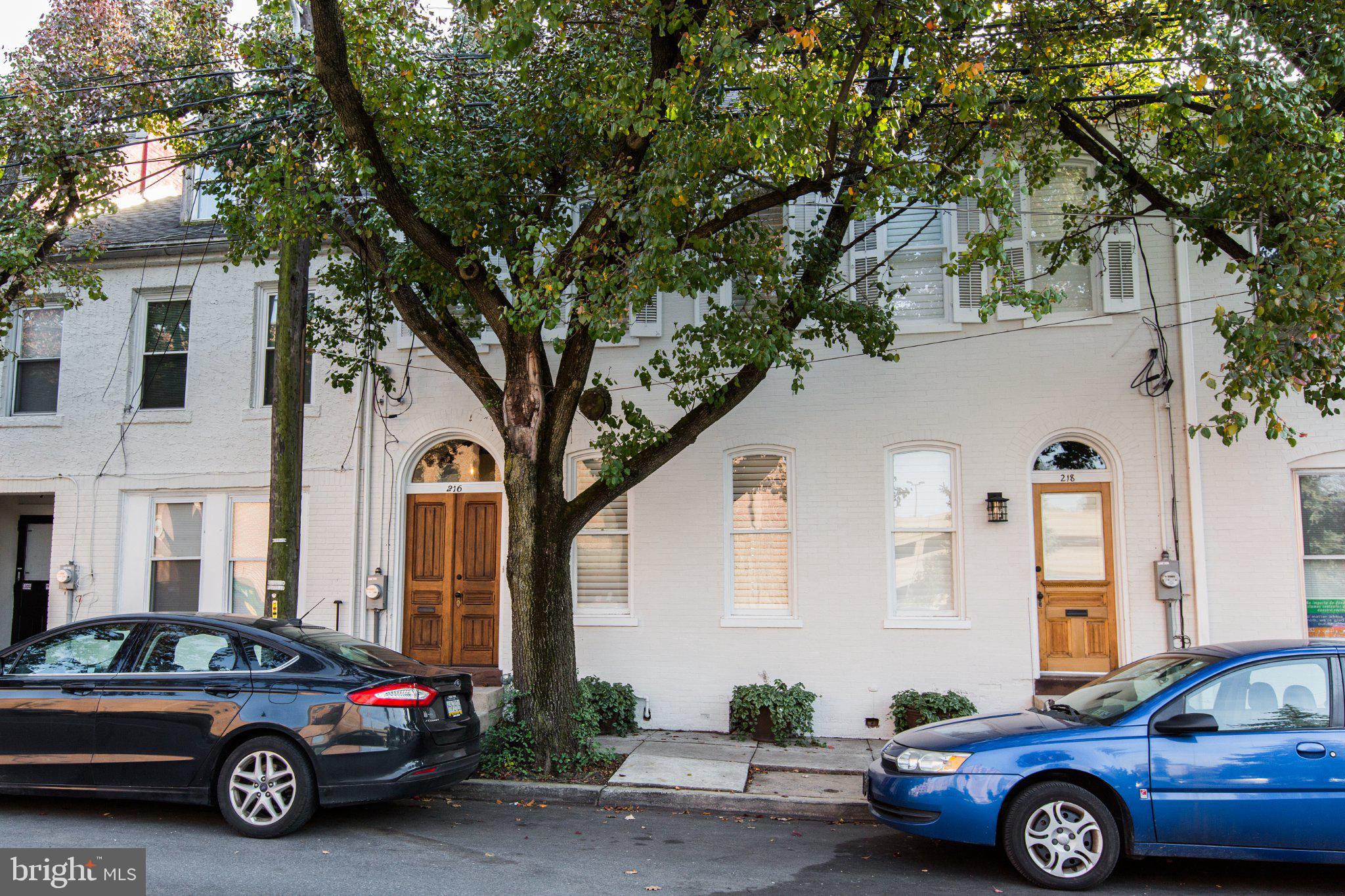 216 W CHESTNUT STREET