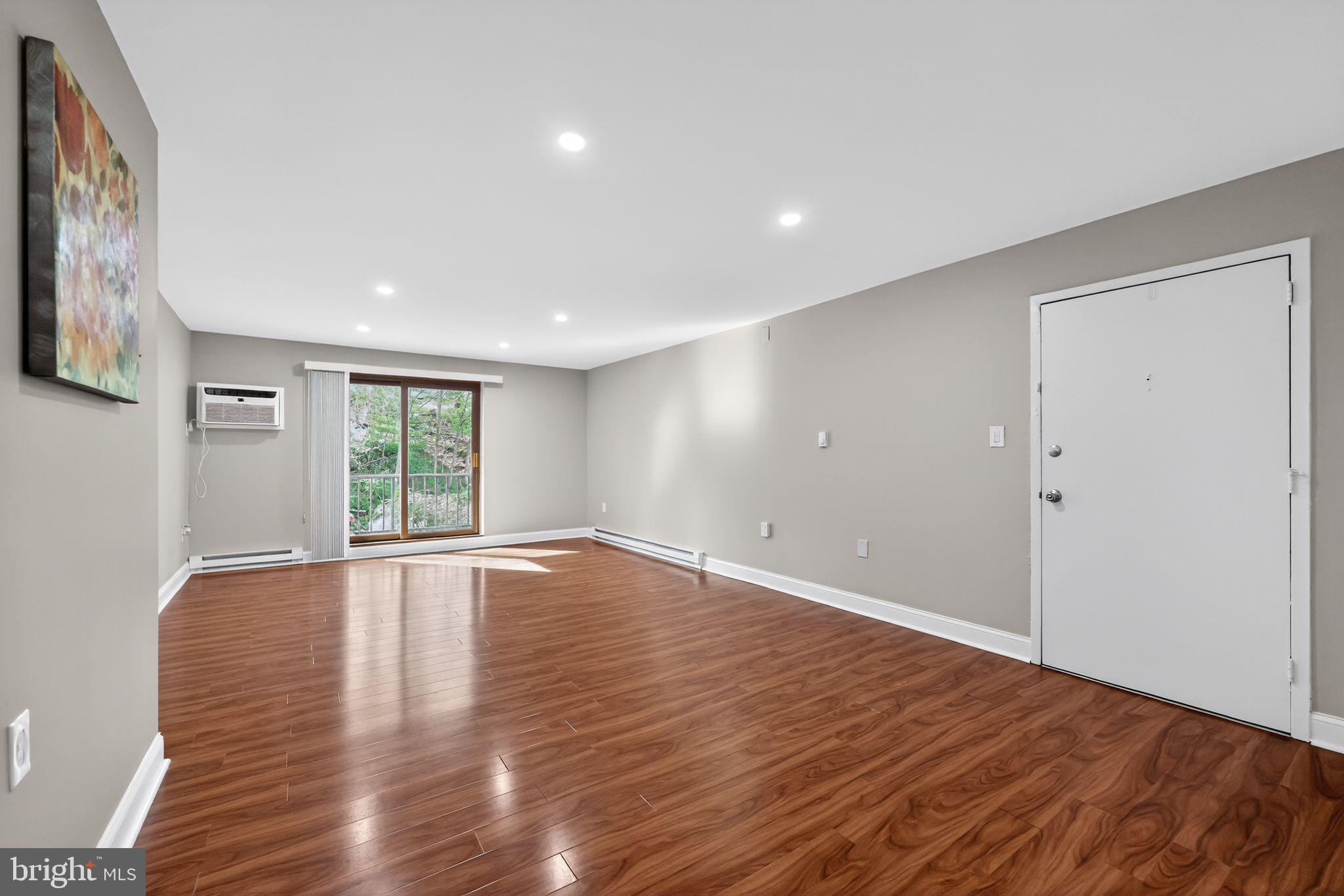 HAVERFORD HILL - Residential